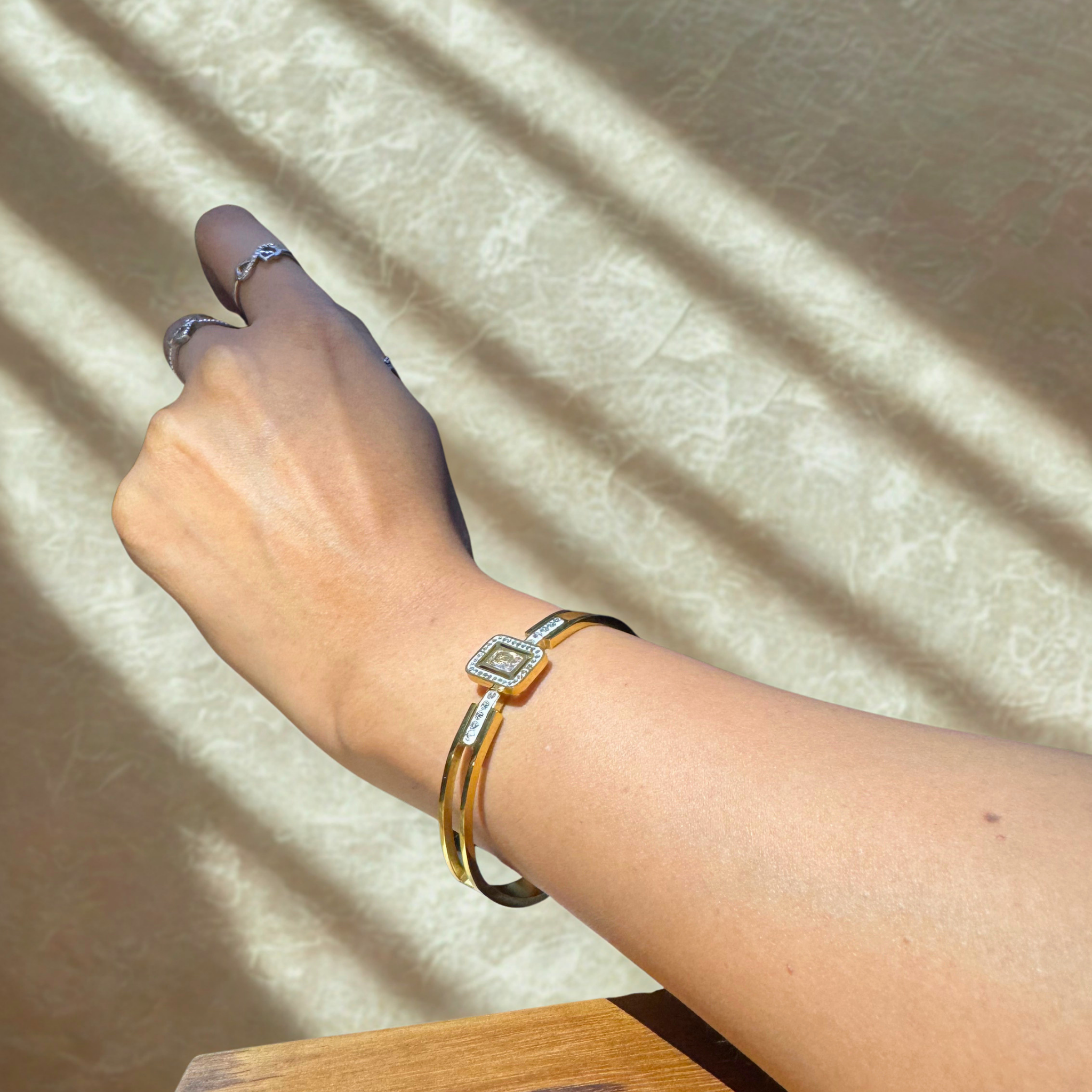 Centerpiece Gemstone Bracelet