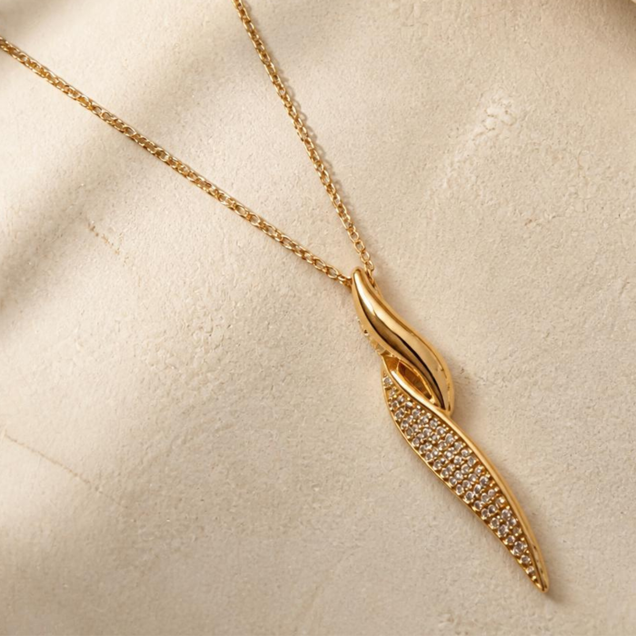 Intertwined Elegance Pendant Necklace