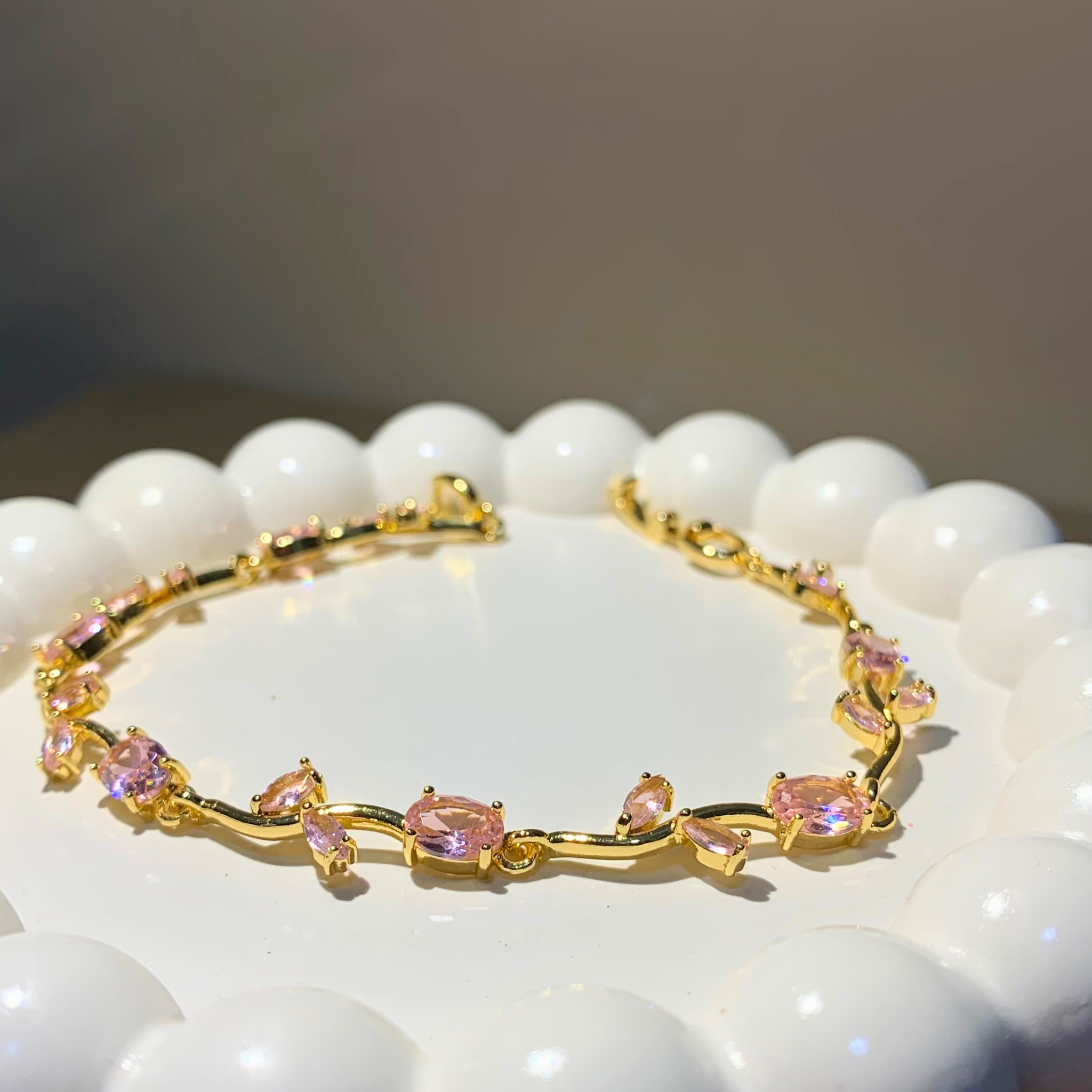 Tulip Bracelet – Anti‑Tarnish Elegance