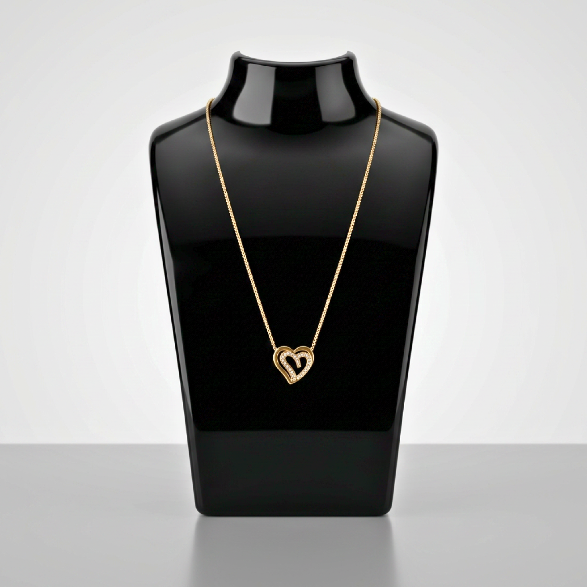 Intertwined Heart Pendant Neckpiece