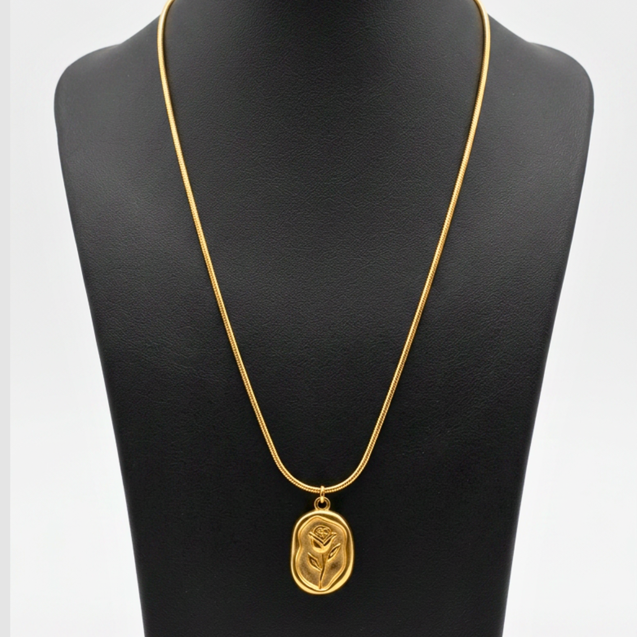 Floral Oval Pendant Neckpiece